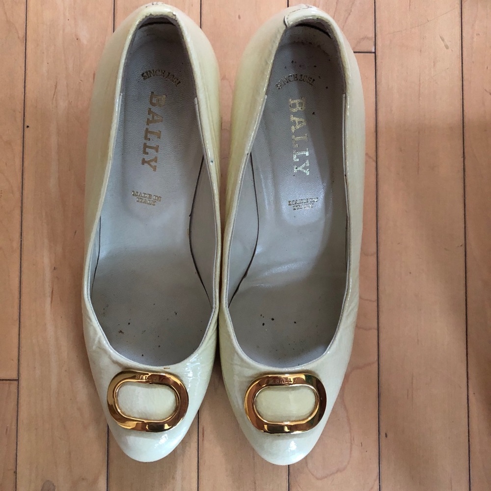 Bally Cream Patent Pumps